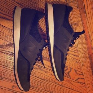 New balance 620  sneakers - barely worn - US12